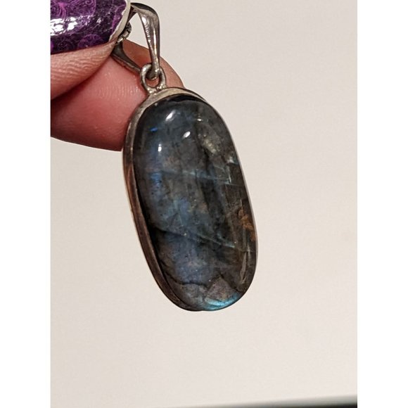 Sterling Silver Necklace with Labradorite Cabochon Pendant - Picture 3 of 11